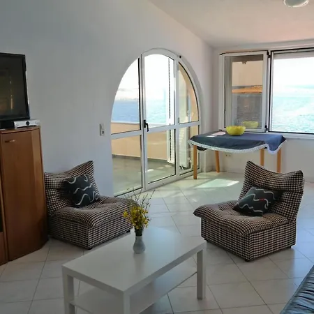 Apartment A-4-zimmer-wohnung-8-2-pers-direkt-am-meer