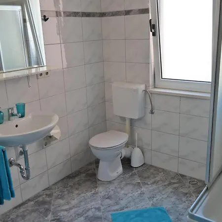 A-4-zimmer-wohnung-8-2-pers-direkt-am-meer *